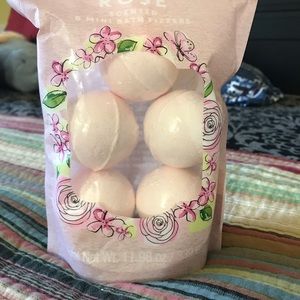 5 rose scented bath bombs